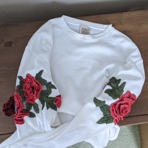 🌹Vintage Furst of a Kind | White Thermal Long Sleeve Embroidered Rose Applique